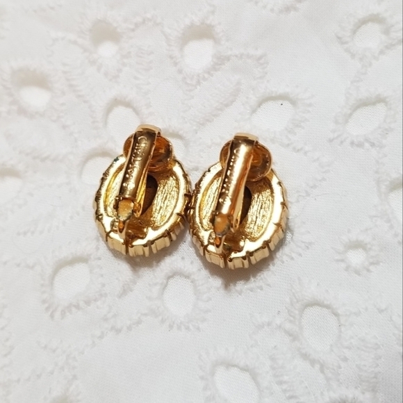 HP 🎊CHRISTIAN DIOR Vintage Crystal Earrings - Picture 5 of 8